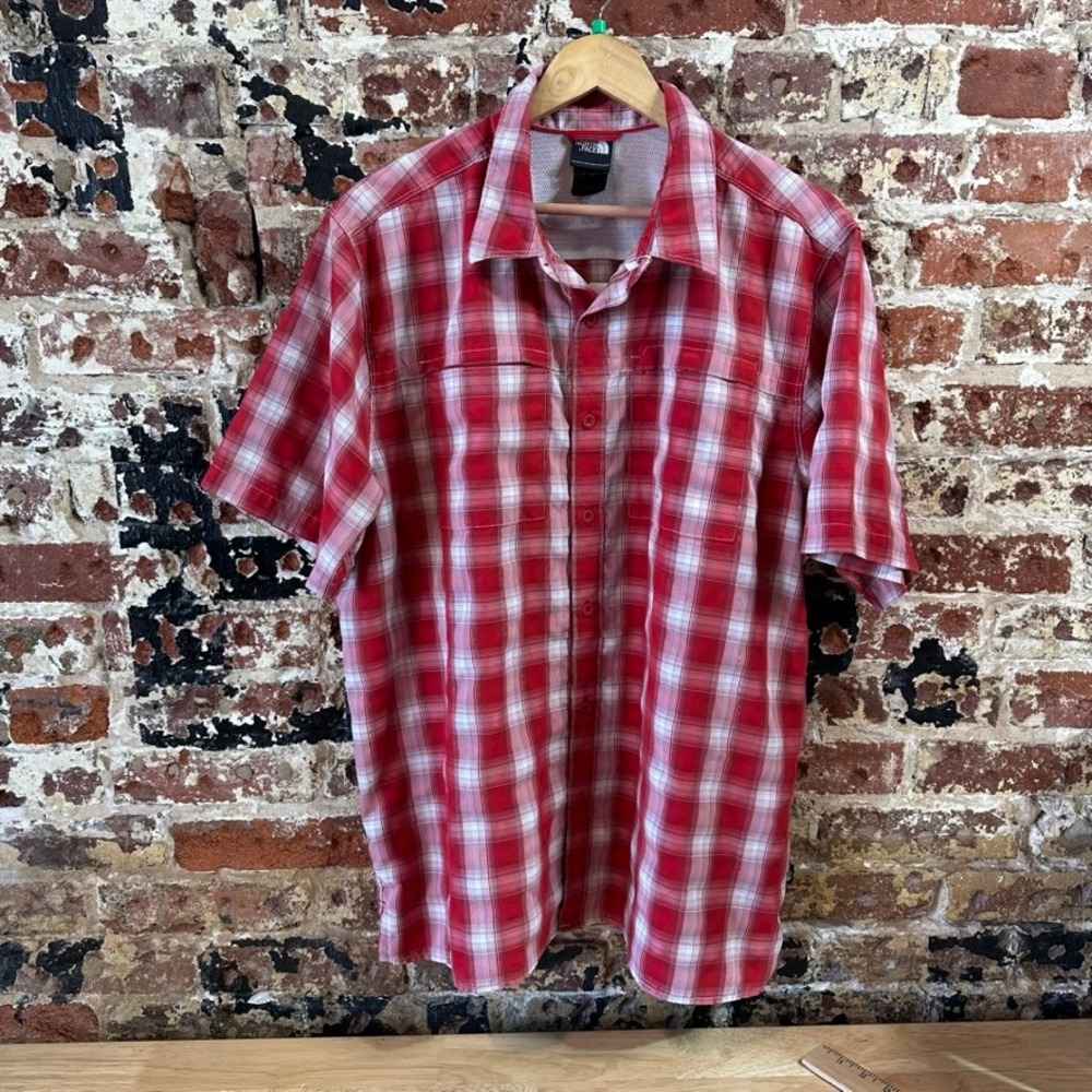 The North Face Mens XL Short Sleeve Button Up Red Plaid Shirt